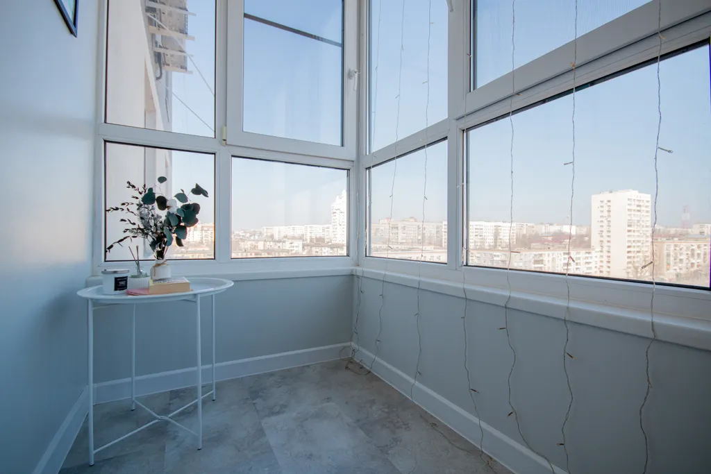 Студия в сердце города с видом на жд вокзал