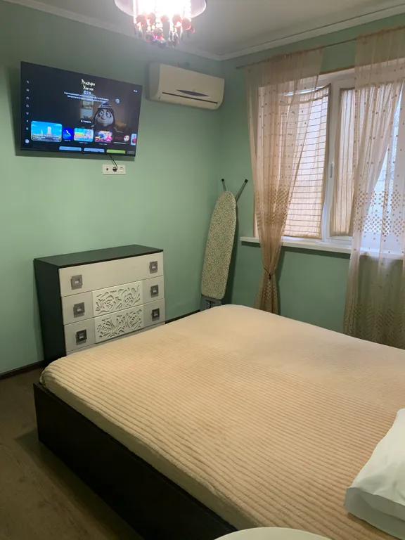 Просторная, уютная трёхкомнатная квартира в центре Пицунды