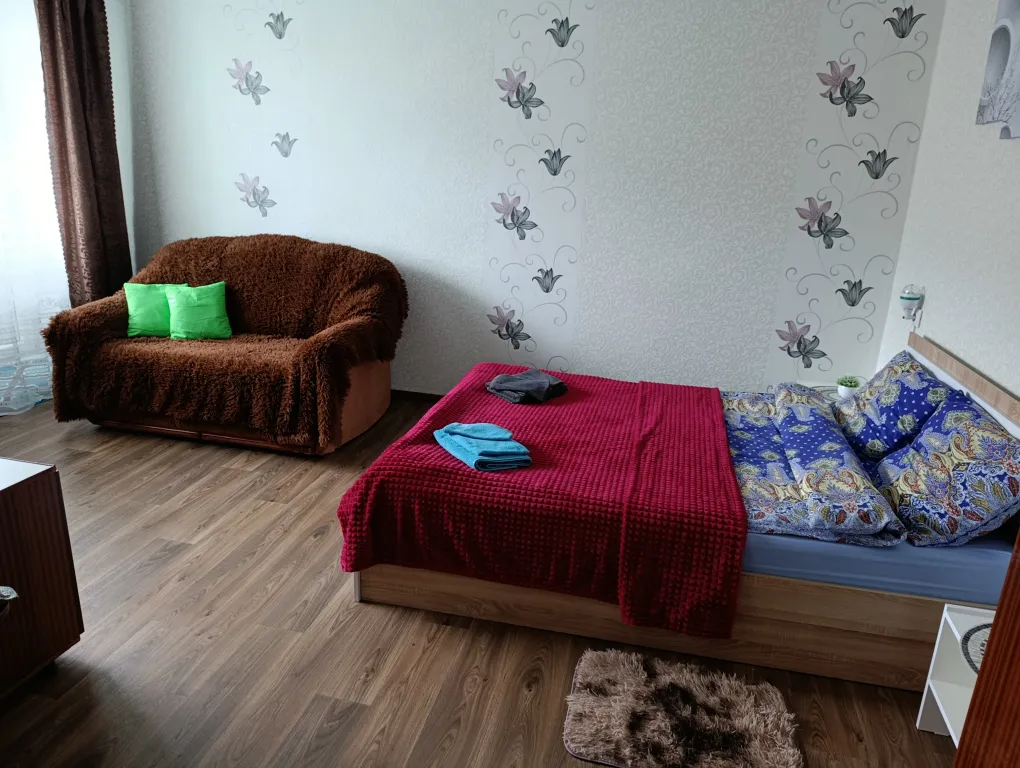 Светлая, уютная, благоустроенная квартира в центре города с балконом