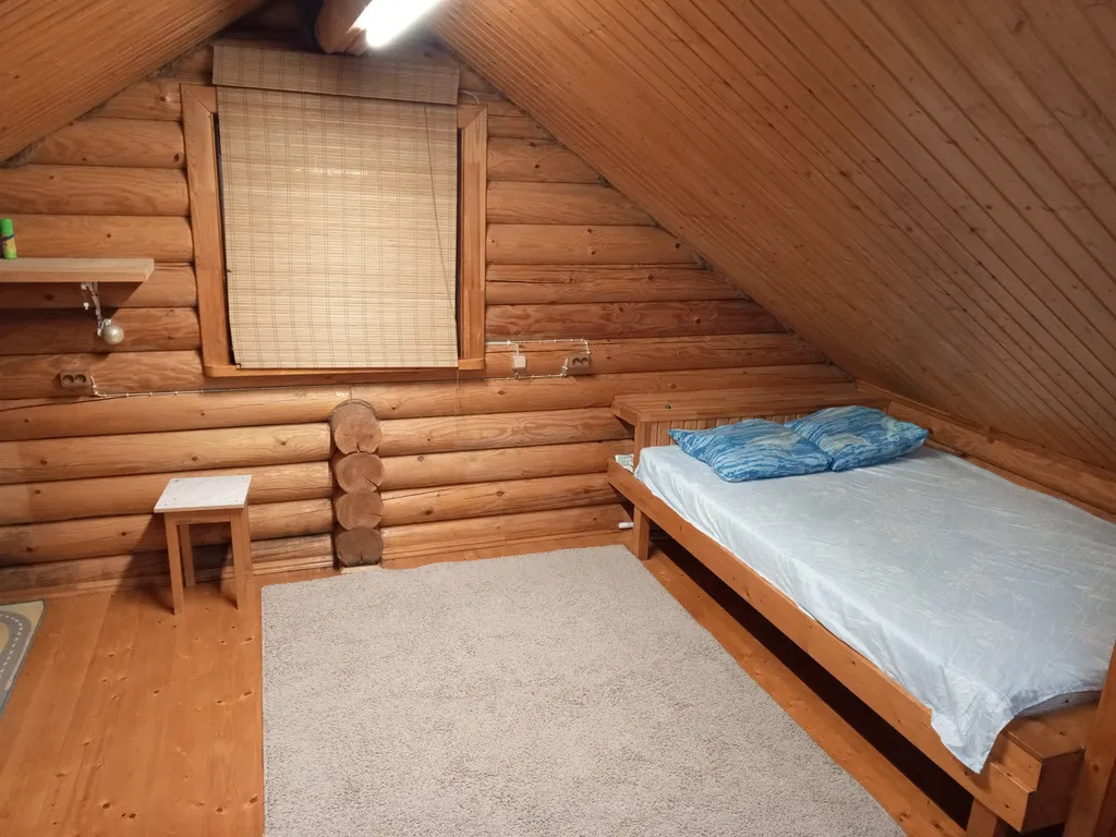 Уютный, бревенчатый дом