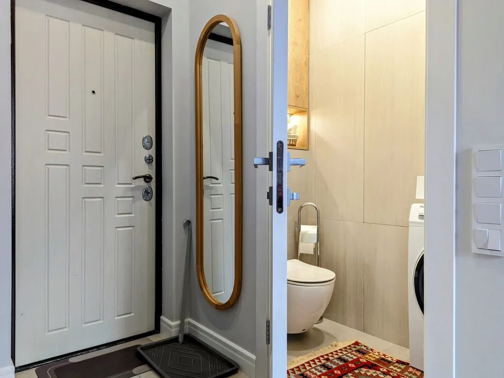 Двухуровневая квартира с балконом в центре