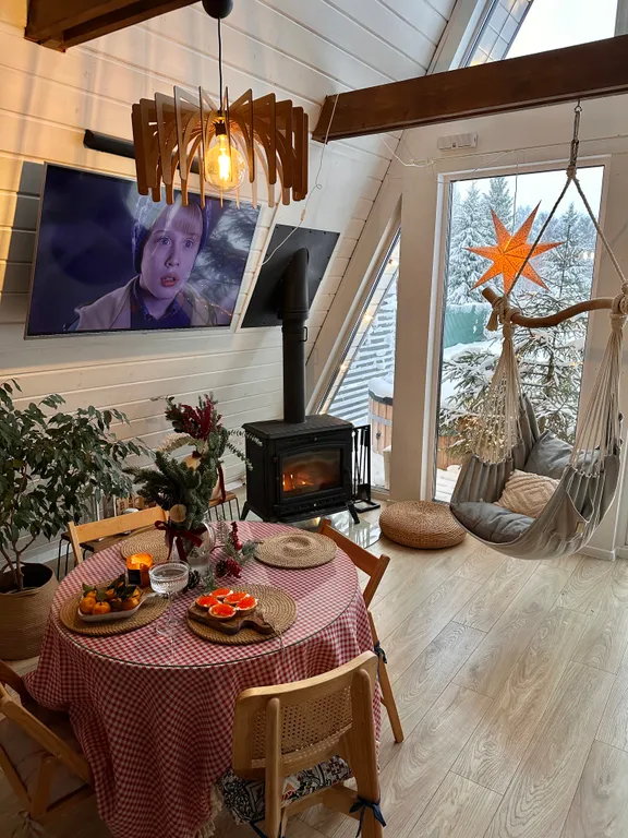 Большой уединенный A-frame в лесу с горячей купелью Фурако