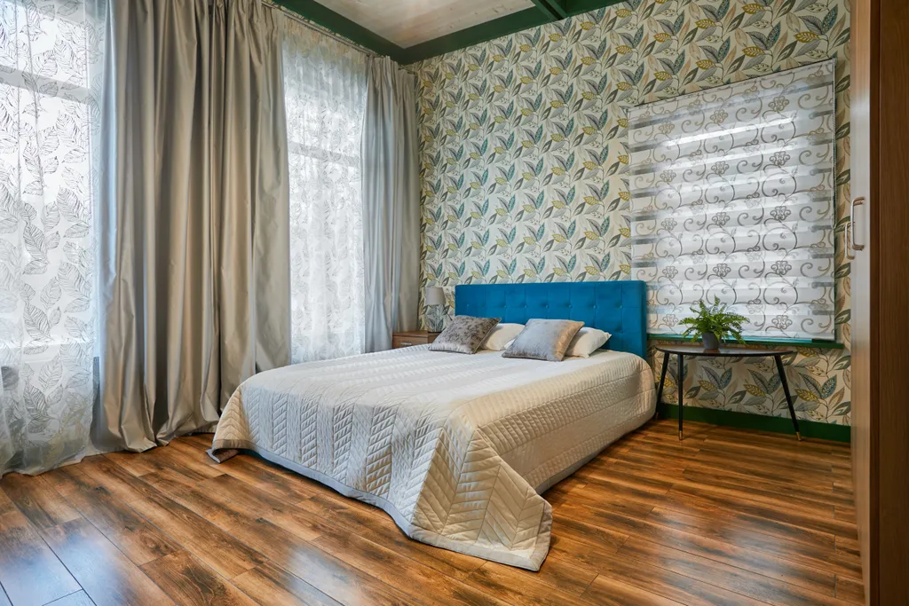 Большой коттедж с 5 спальнями, камином и террасой, Ромашка