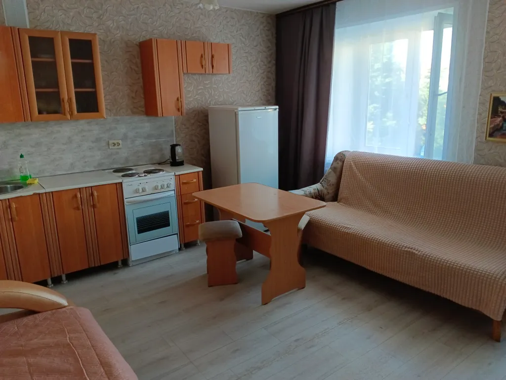 Уютная квартира в центре города — аренда посуточно в Ачинск