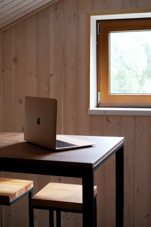 Большой дом с сауной на берегу реки Тулома с собственной территорией