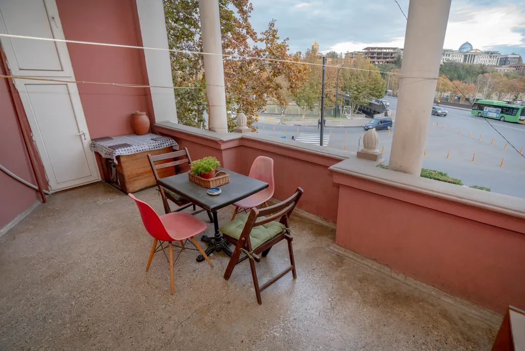 Apartment at 12 Baratashvili street