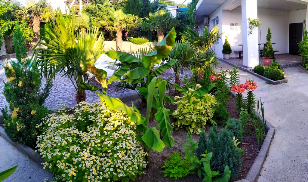 Дом с бассейном в районе Артека и горы Аю-Даг