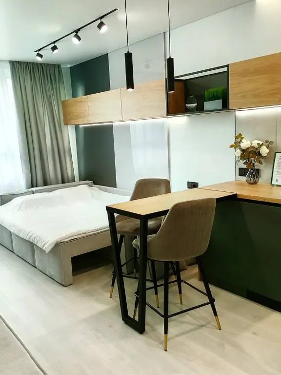 Студия с дизайнерским ремонтом в центре города