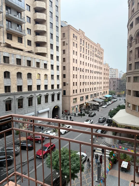 Семейные апартаменты с 2 спальнями и видом на город в центре