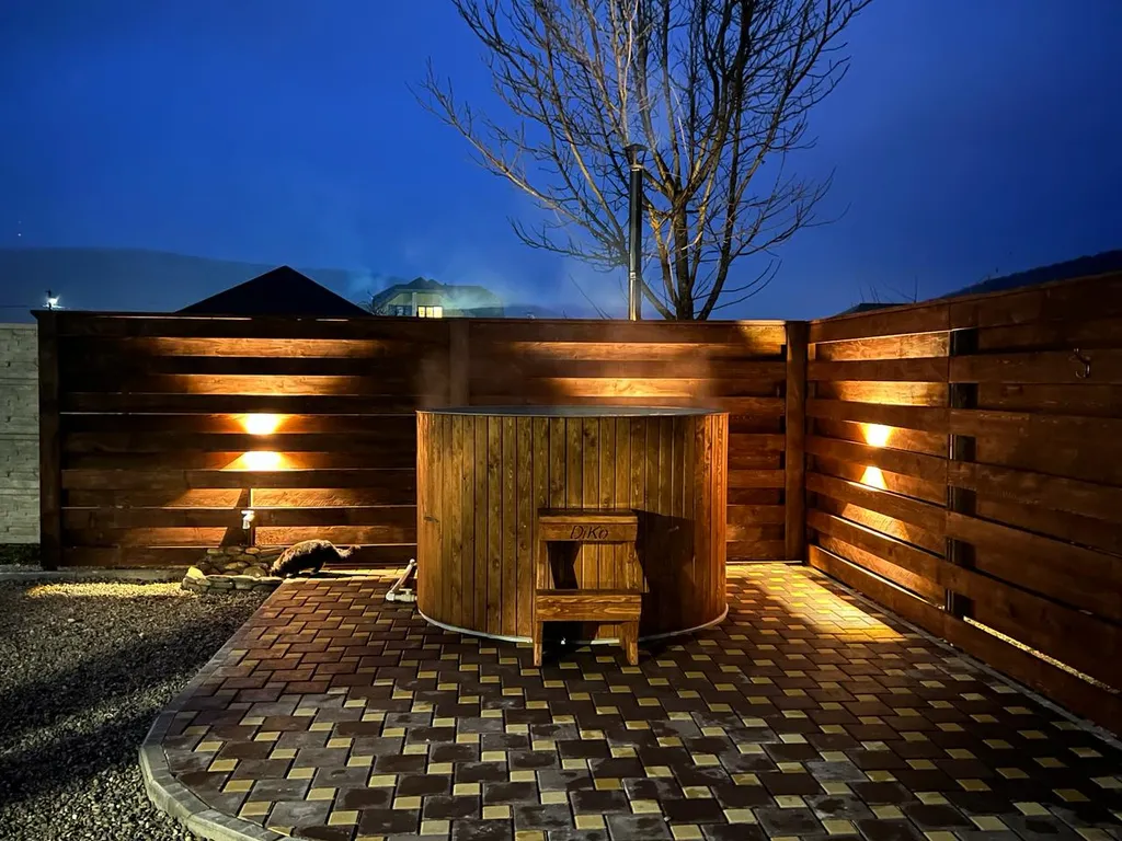 Домик с камином в горах