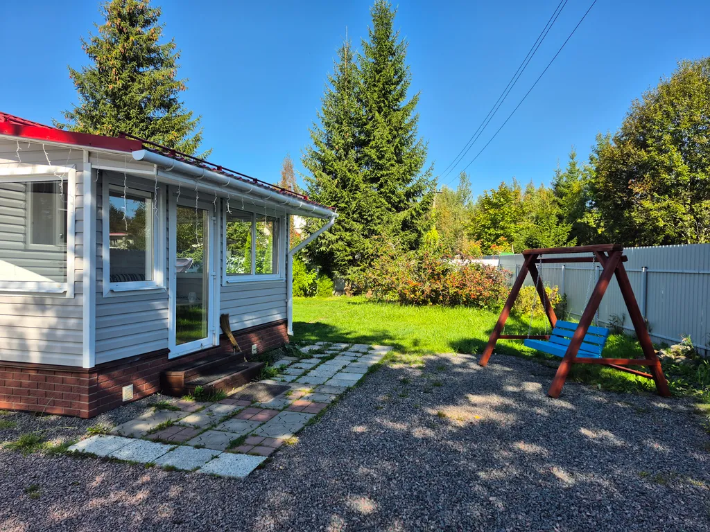 Коттедж Уютный загородный дом с большой гостиной — Стеклянный