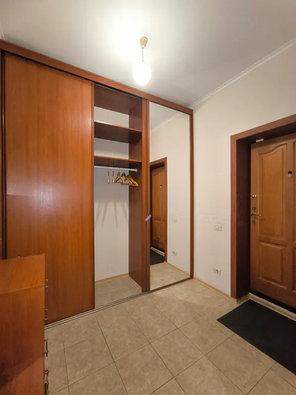 Большая трехкомнатная квартира с парковкой