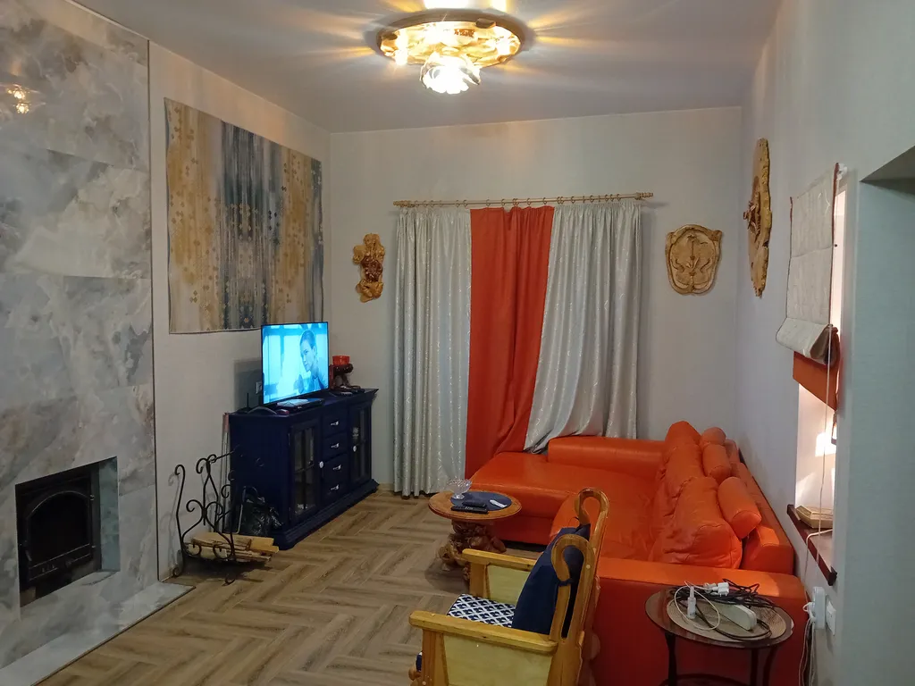 Дом с баней и бассейном