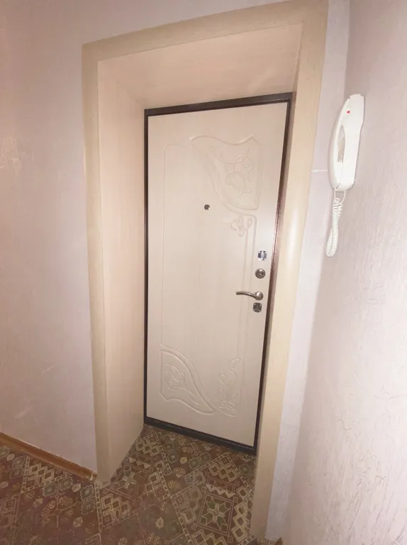 Эконом размещение в центре асбеста, жёлтый нарцисс