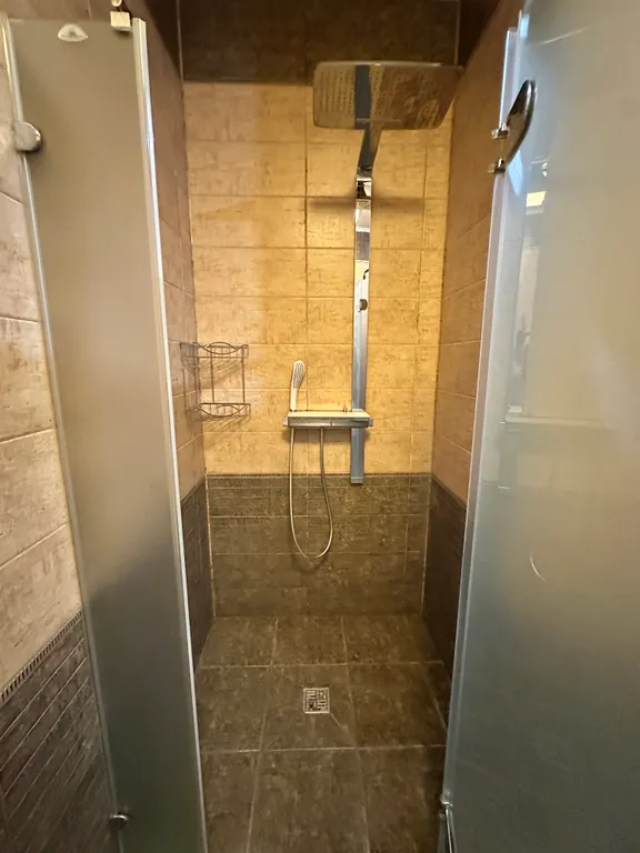 Деревянный дом с приватной территорией