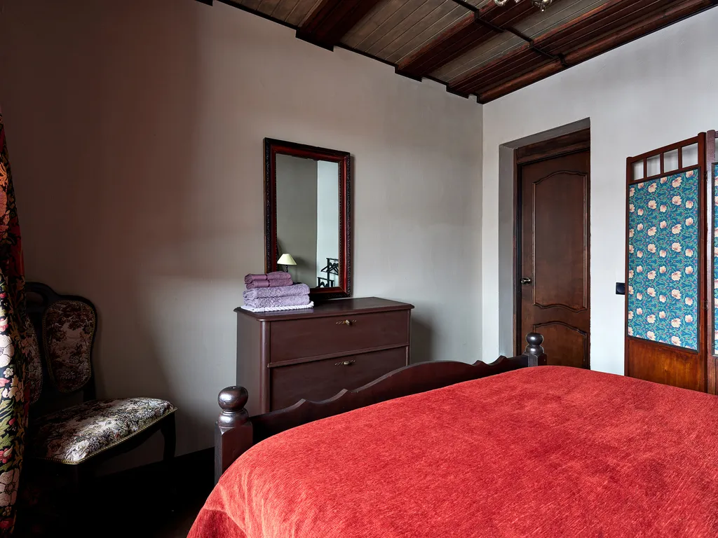 Готический замок Гранат Альдога