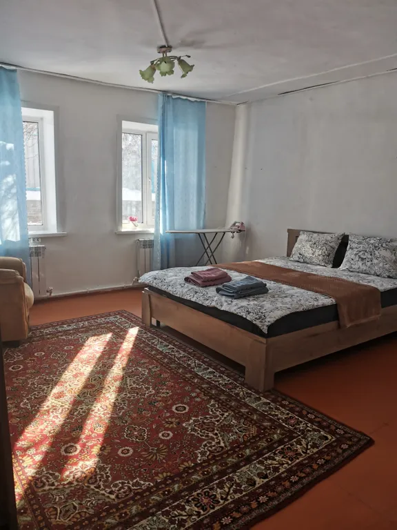 Домик в предгорье горы "50 лет"