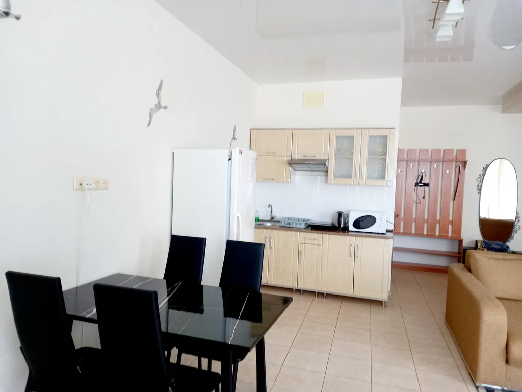 Просторная студия на первой линии у моря