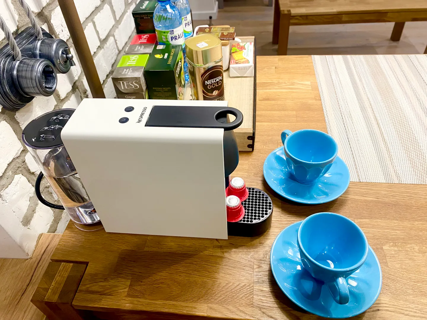 капсульная кофемашина Nespresso + 2 капсулы