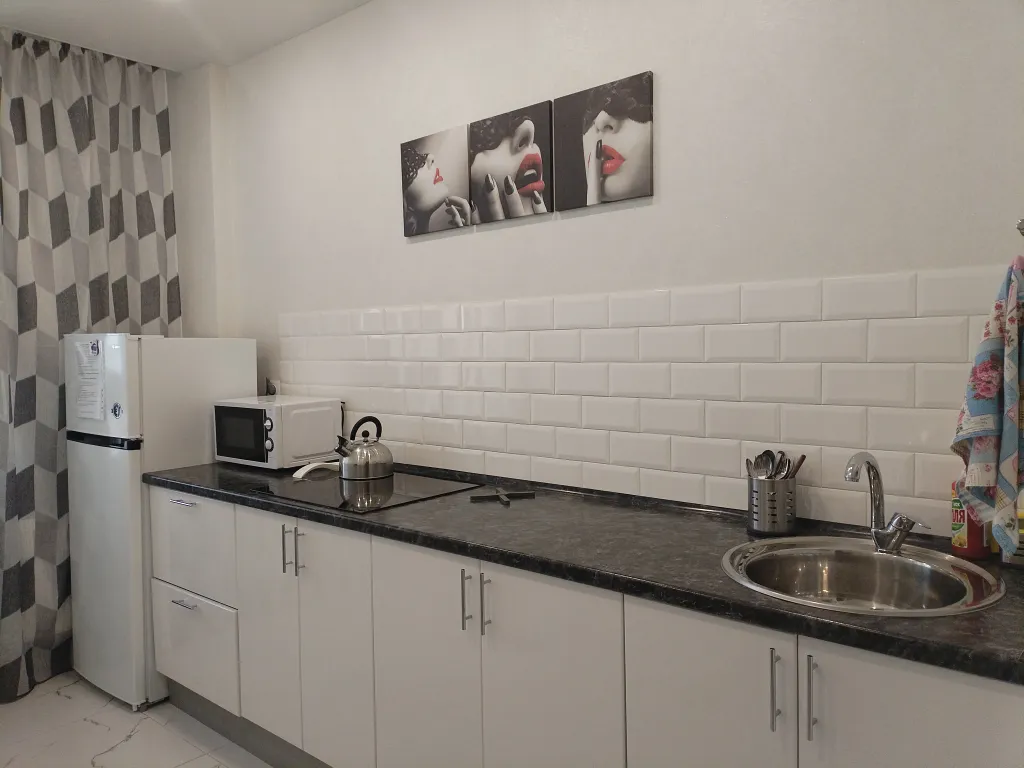 Современная квартира с видом на закат