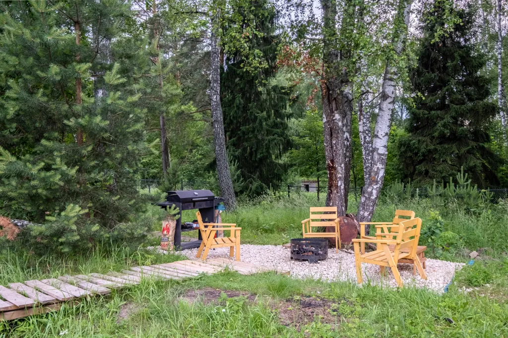 Атмосферный дом с баней в лесу