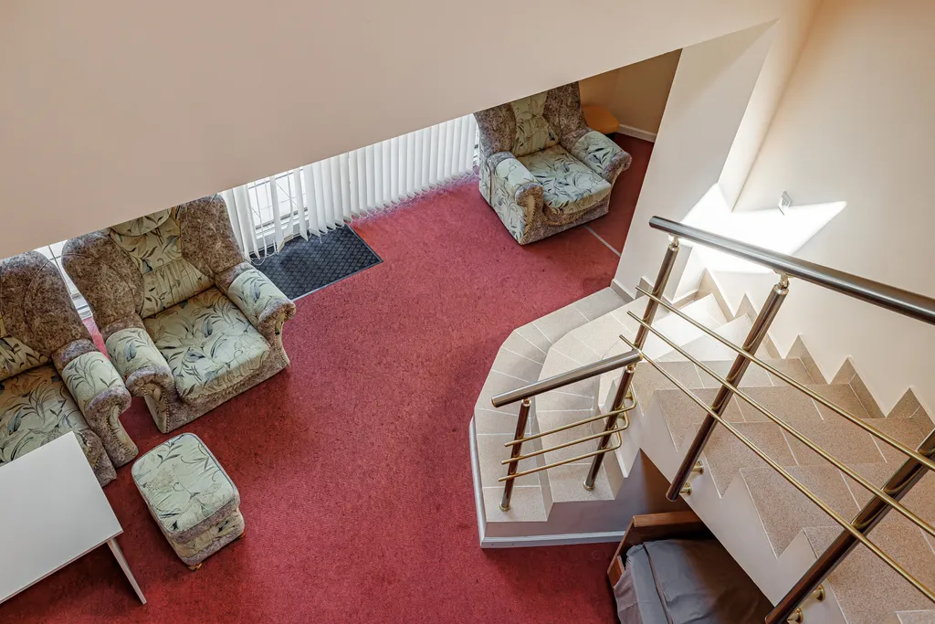 Большой двухэтажный номер с балконом и джакузи