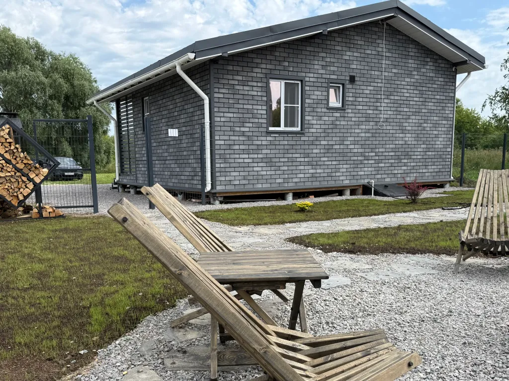Дом с банным чаном на берегу реки Вожа