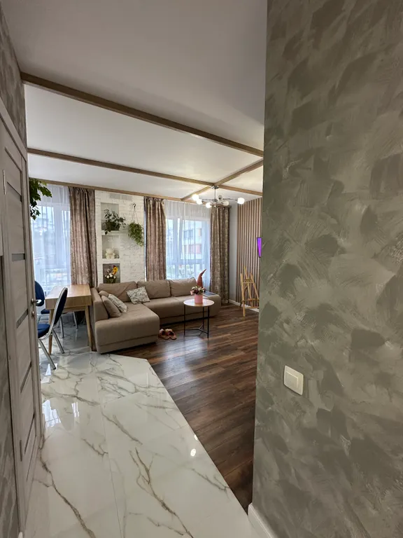 Дизайнерская евродвушка с ванной в тихом районе