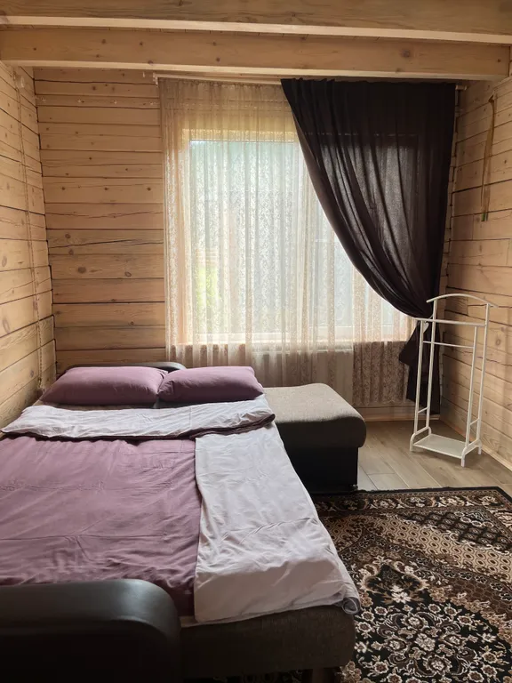 Уютный дом в сосновом лесу