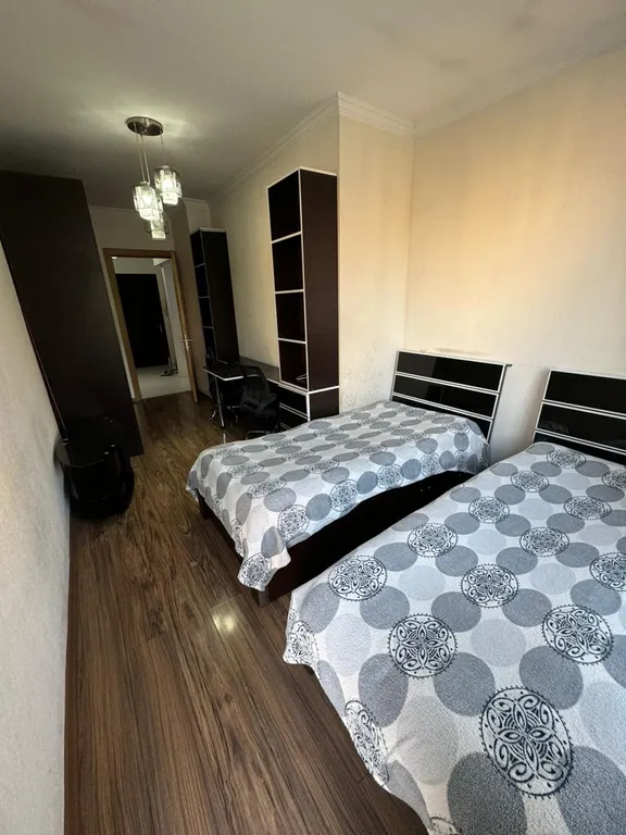 Квартира с 2 спальнями и балконом у цирка, с парковкой