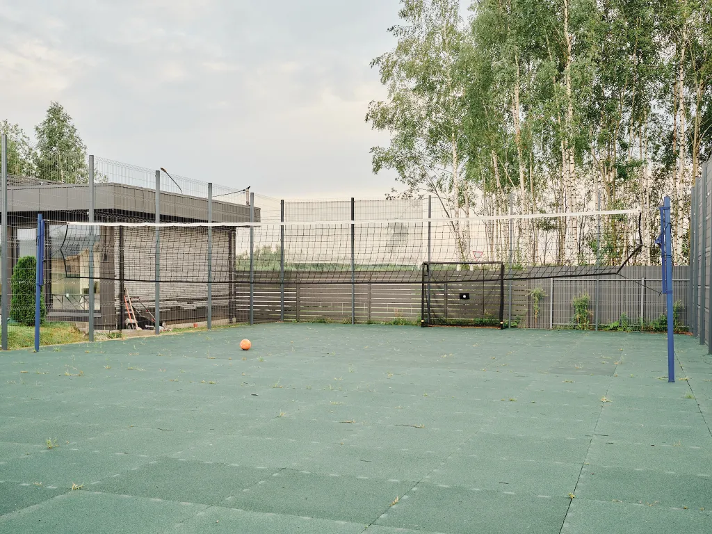 Коттедж Новый дом с сауной и детской/спортивной площадкой — Капорки