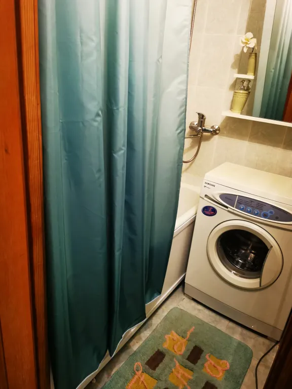 2 комнатная рядом с "термоленд"