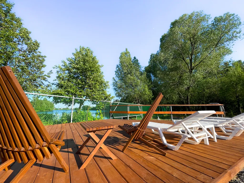 Дом на берегу озера