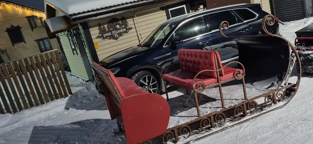 Дом по соседству с вотчиной Деда мороза