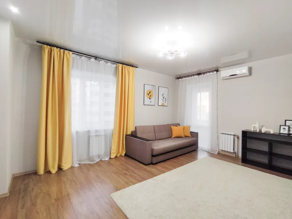 Большая двухкомнатная квартира в центре