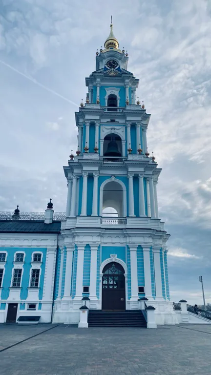 Просторная квартира, 500 метров пешком до главной площади, ждем