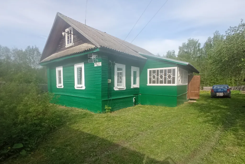 Дом на берегу живописного озера