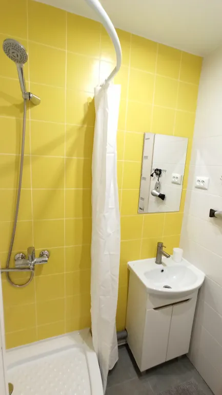 Квартира-студия возле ЖД Вокзала для проживания двоих гостей