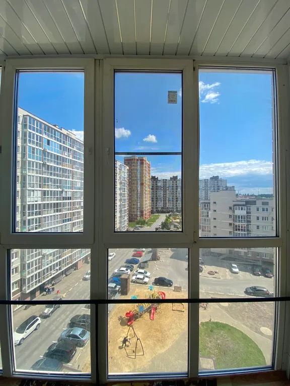 Панорамный балкон, современный дом, крупногабаритная квартира