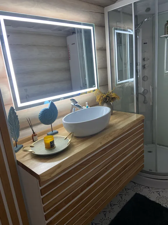 Сказочный дом в лесу