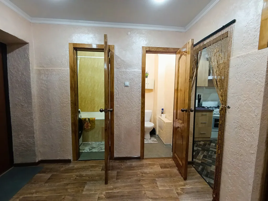 Уютная квартира с видом на горы в центре города