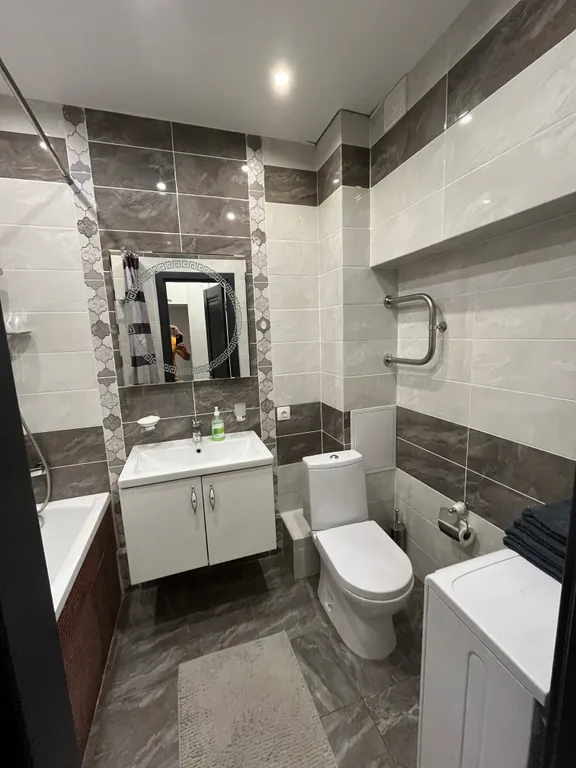 Теплая просторная квартира с отдельной спальней