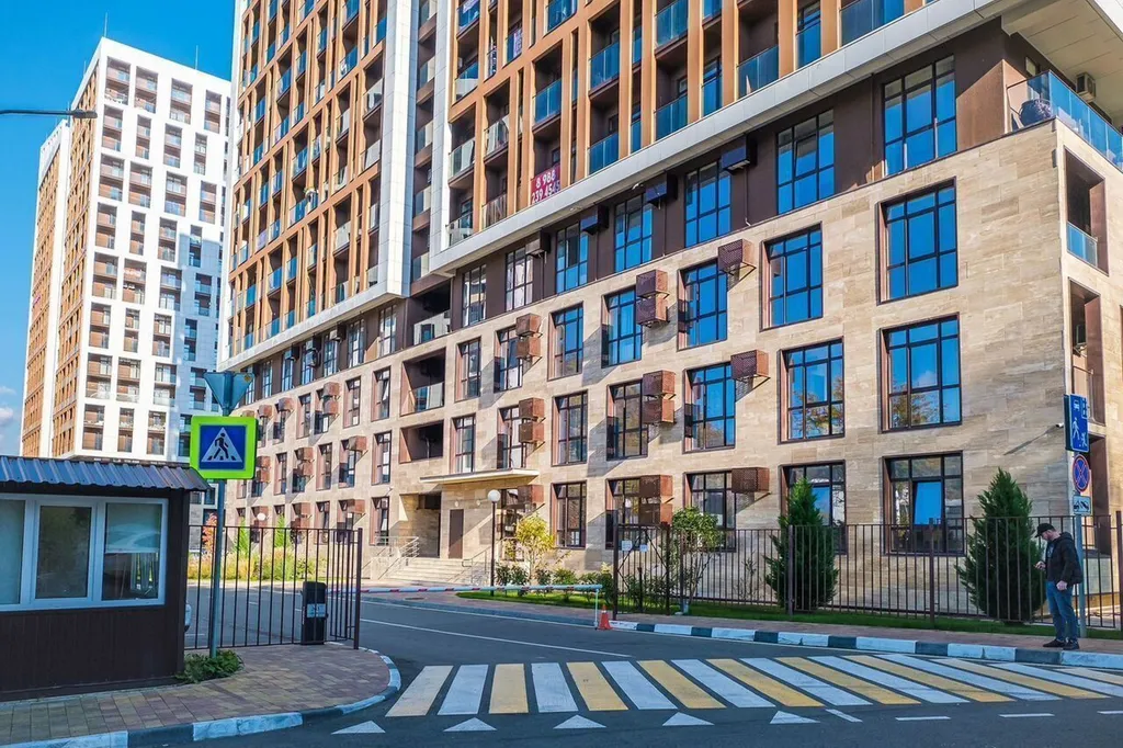 Дизайнерская светлая студия для 3 человек