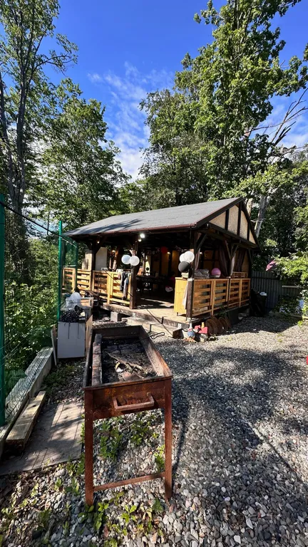 Коттедж Дом в лесу с баней и бассейном — Веселое