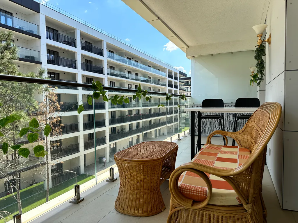 Евродвушка в клубной резиденции Европа с бассейном