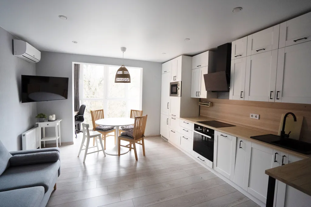 Квартира Квартира у озера с панорамным видом на лес — Раздольное