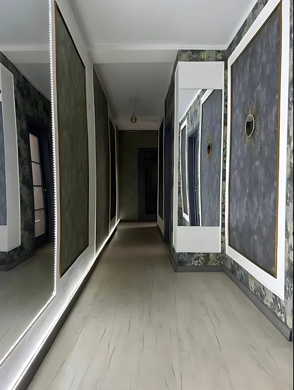 Уютная двухкомнатная квартира в сталинке в центре города