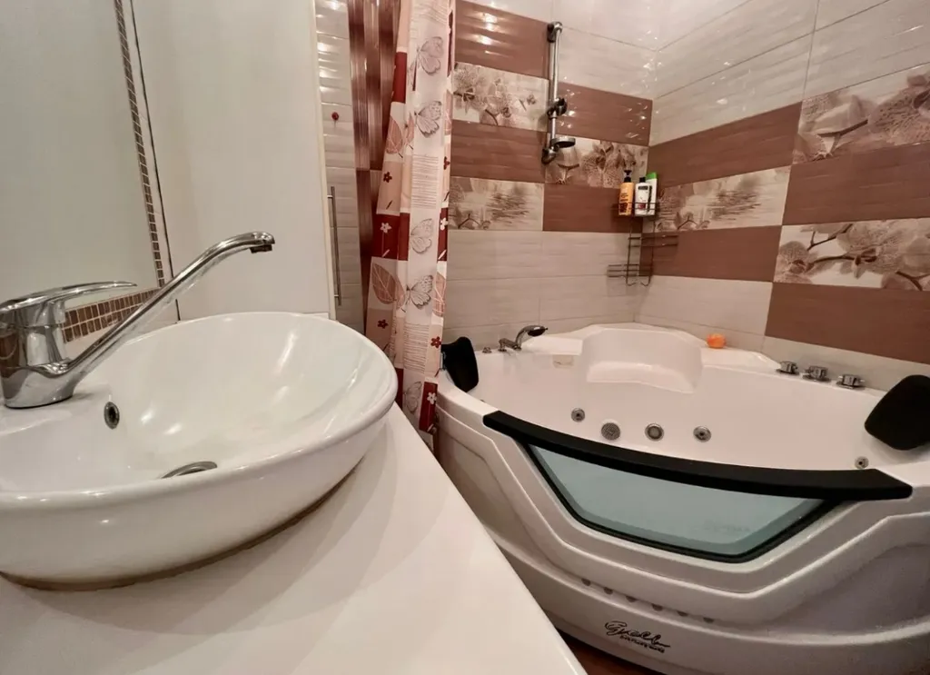 Квартира Jacuzzi уютная квартира с камином — Калининград