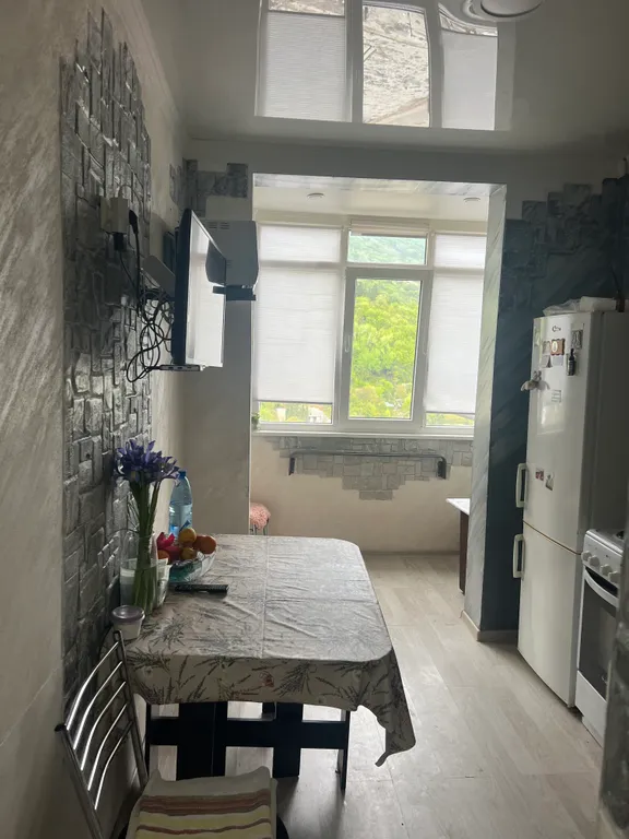 Квартира Уютная квартира в центре Гагры с видом на море — Гагра