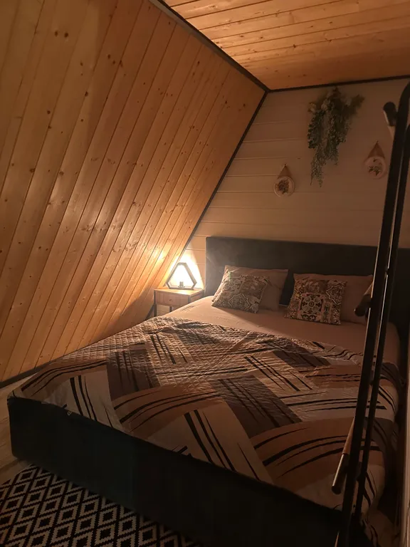 Шале у озера